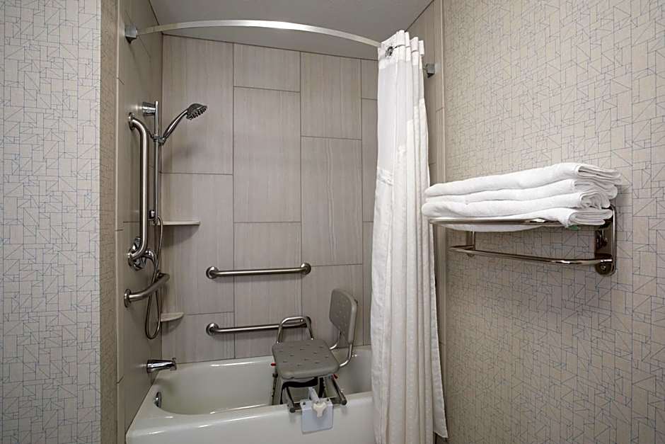 Holiday Inn Express Hotel & Suites Longmont By IHG