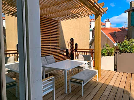 Apartment with Terrace