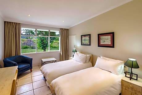 Twin Guest Room with Garden View