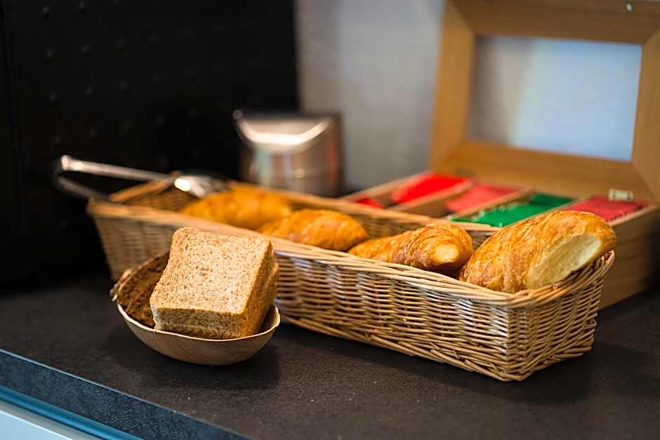 B&B Outlet Hotel - Metzingen - Bad Urach - Free Parking