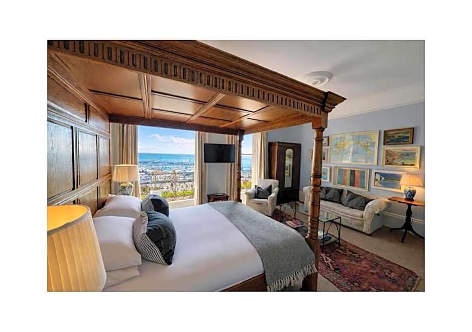 The Royal Harbour Hotel