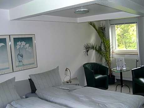 Twin Room with Shower