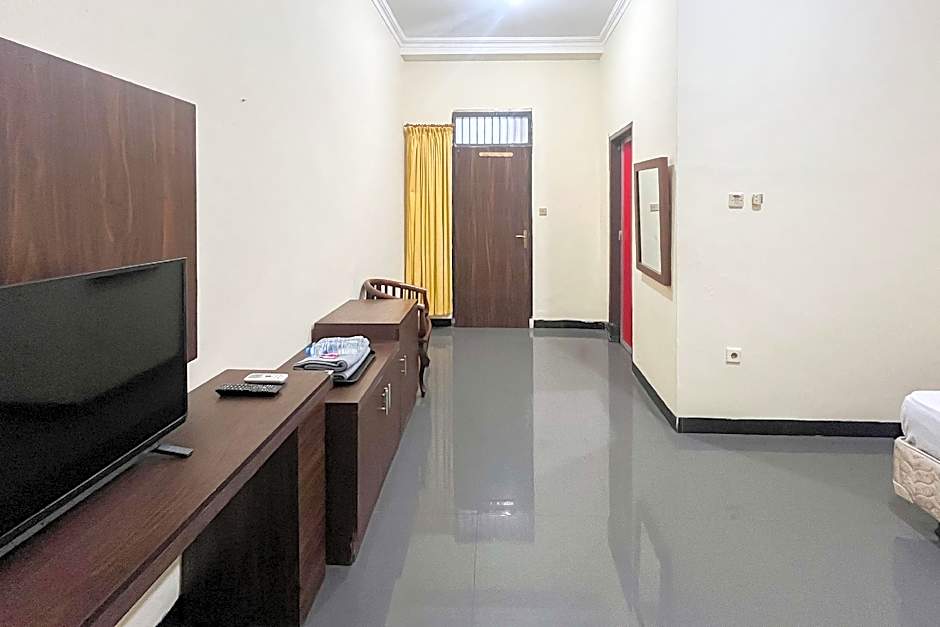 Urbanview Hotel Transit near Bandara Sultan Hasanuddin – Maros, CA