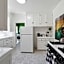 Beverly Hills Stylish & Central 1 BR Apt + Parking