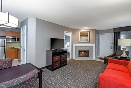 King Room with Fireplace - Disability Access