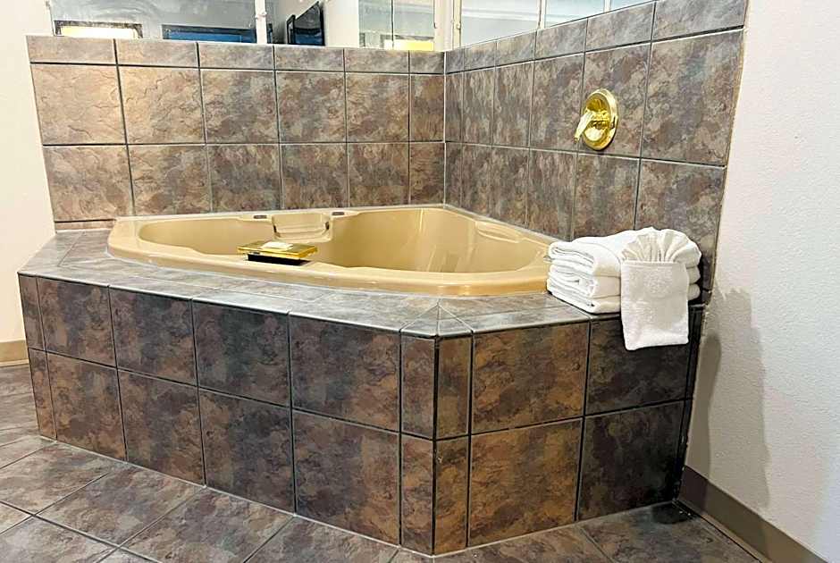 Days Inn by Wyndham Jamestown