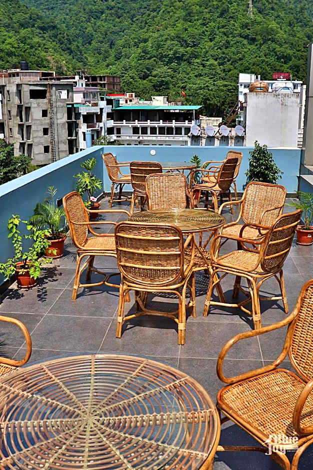 The Blue Jay Hostel - Dorms & Rooms Hotel