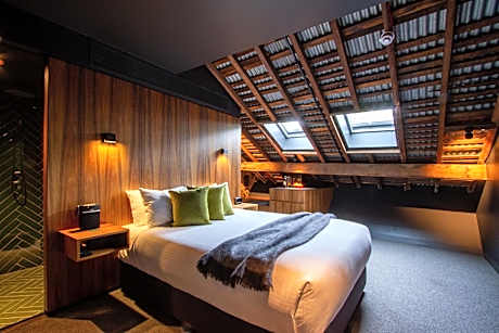 Standard Queen Loft Room