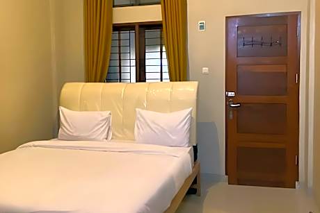 RedDoorz @ Joyce Guest House Medan