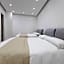 White 1903 - Rooftop Pool & Luxury Rooms