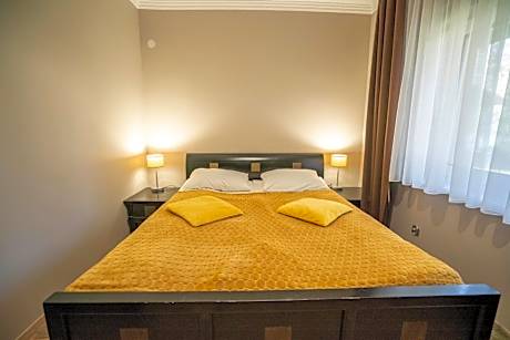 Bungalow (3 Adults)