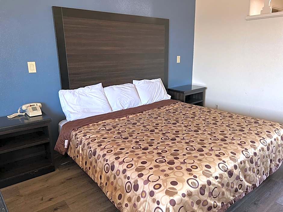 Economy Inn Fresno