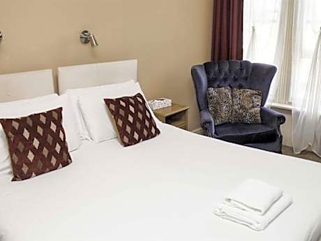 Family room-Standard-Ensuite-Sleeps upto 5 people