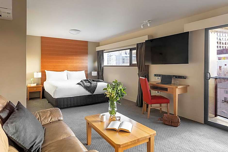 The Old Woolstore Apartment Hotel