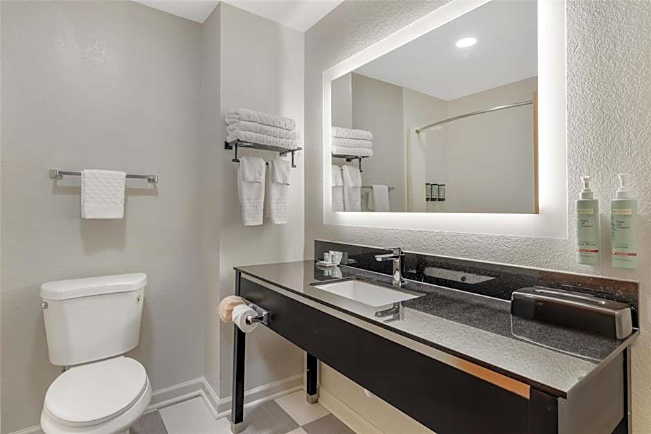 Best Western Commerce Inn