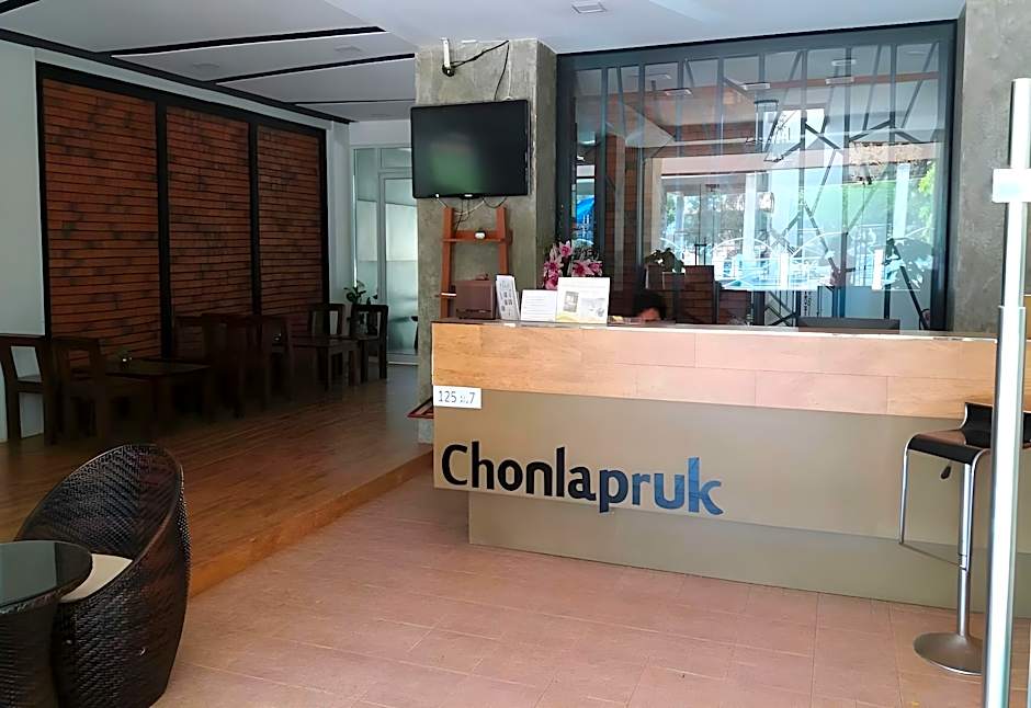 Chonlapruk Lakeside