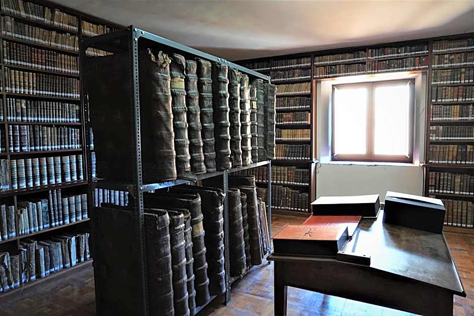 MONASTERIO de SANTA MARÍA DE VALVANERA