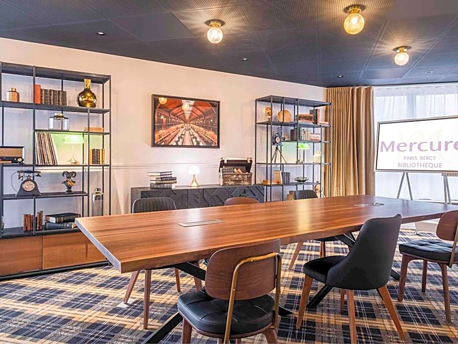 Mercure Paris Bercy Bibliotheque