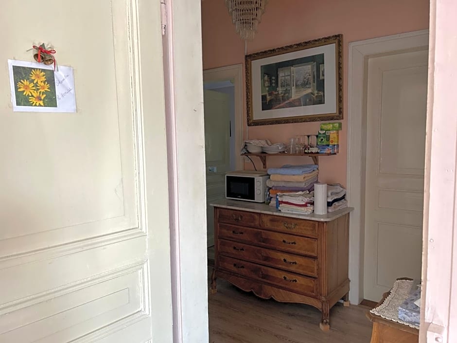 Chambre Arnica lit 140 wifi sdb partagée