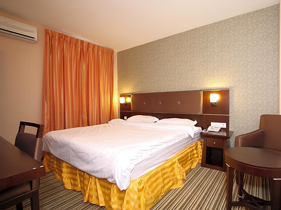 1 City Hotel