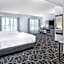 La Quinta Inn & Suites by Wyndham Rosemont/O Hare