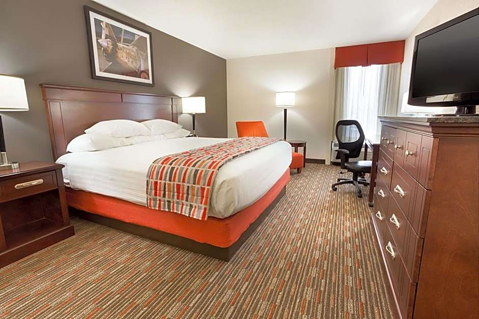 Drury Inn & Suites St. Louis Airport