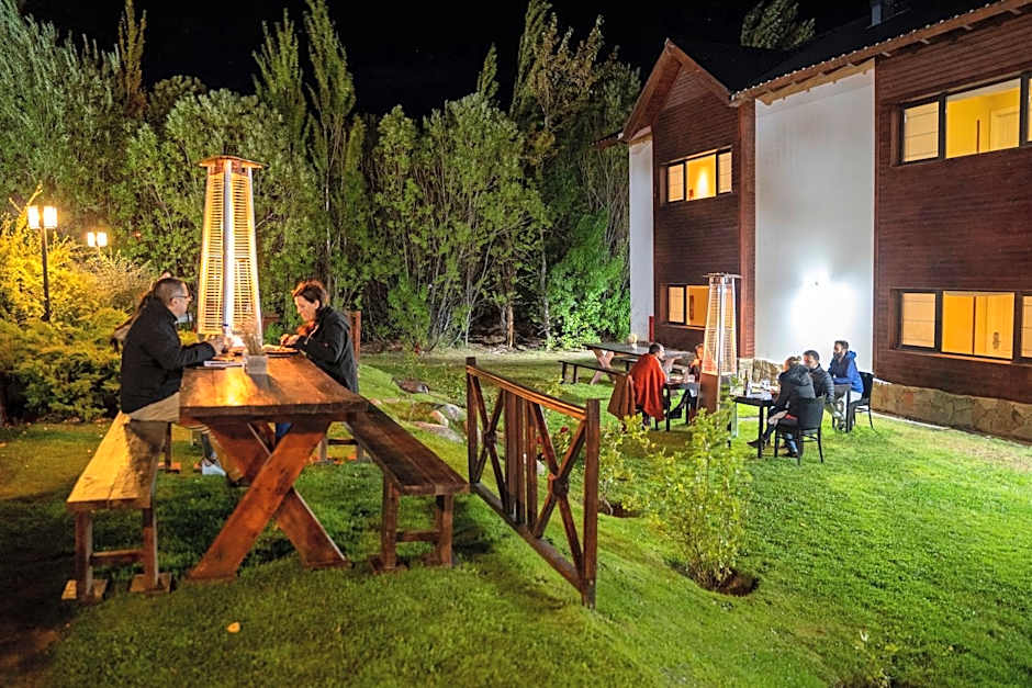 Xelena Hotel & Suites