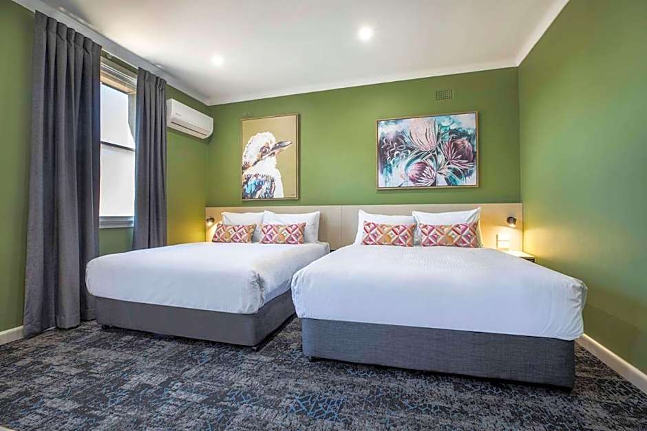 Nightcap at Pritchards Hotel