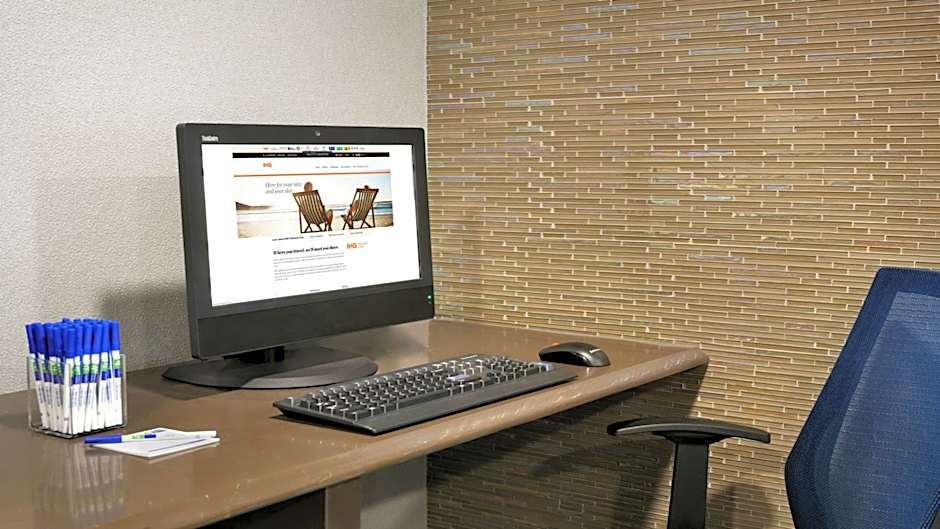 Holiday Inn Express Williamsbrg Busch Gardens Area By IHG