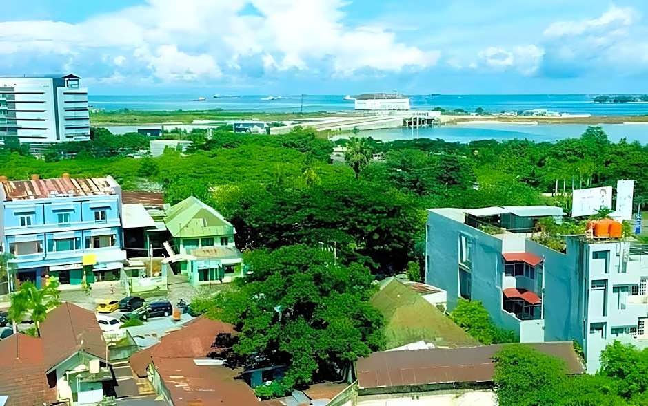 Travellers Hotel Phinisi