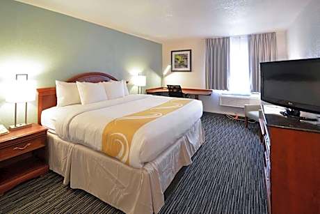 1 King Bed, Smoking