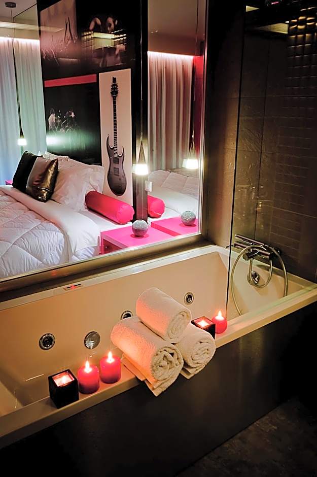 Vinyl M Hotel - Adults Only