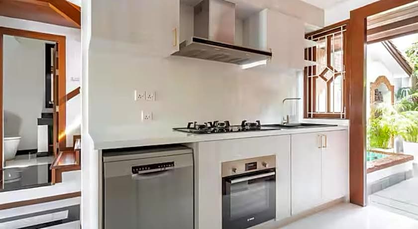 Villa Melitta, Pool, Beach, 360-SeaViews, 6-bed Thai Luxury on Best Location in Samui