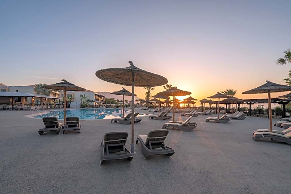 Grand Blue Beach Hotel