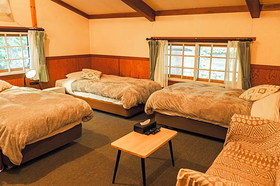 Hakuba Pension & Log Hotel Meteor