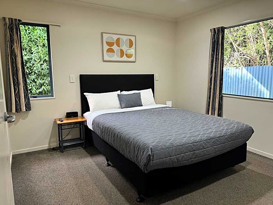 Bassingers Motor Lodge