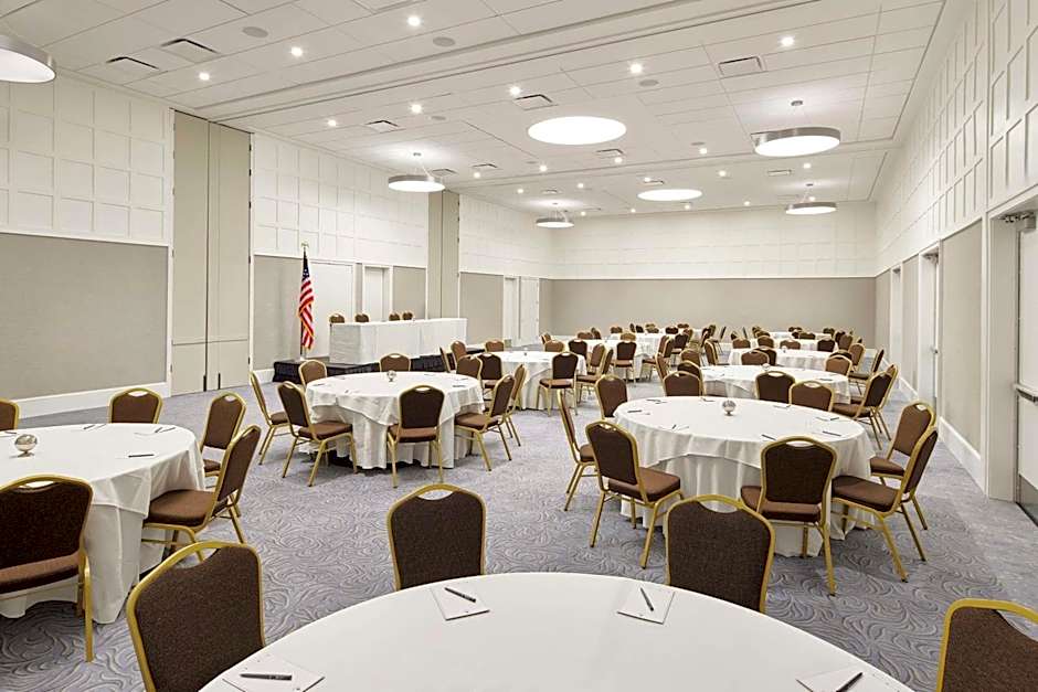 Embassy Suites By Hilton Hotel Alexandria-Old Town