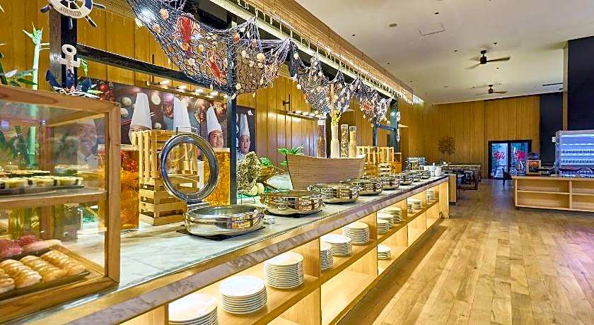 Midori Clark Hotel And Casino