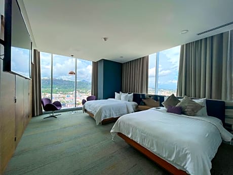 Master Suite with Double Bed