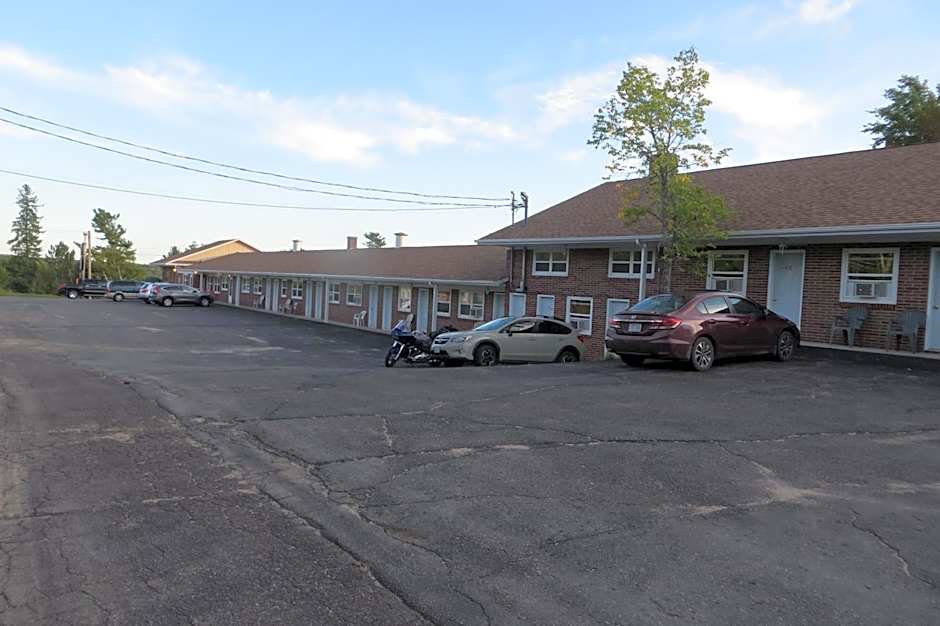 Fundy Line Motel