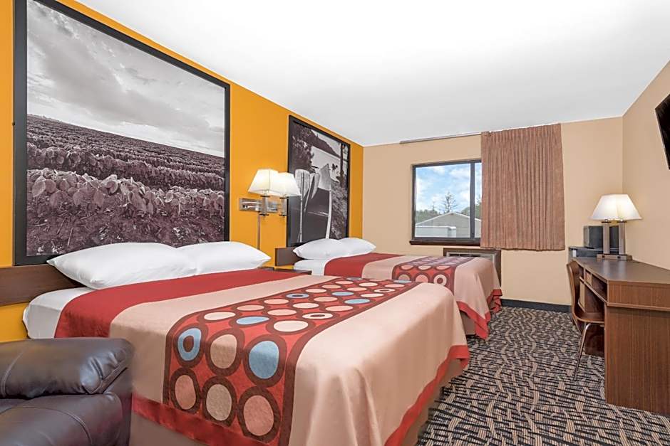 Super 8 by Wyndham Rochester Mayo Clinic Area