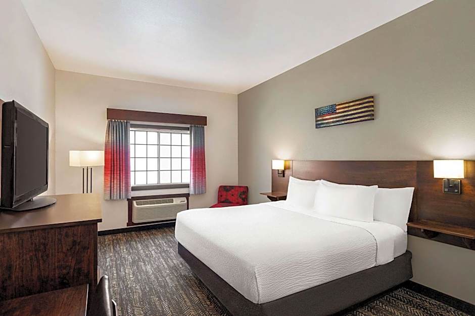 Ramada by Wyndham Richland Center