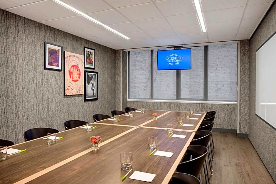 Fairfield Inn & Suites by Marriott Chicago Downtown/Magnificent Mile