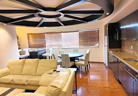 Presidential Suite - Non-Smoking