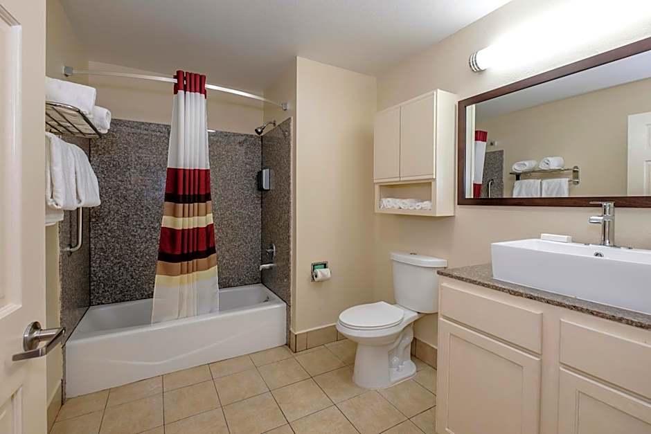 Red Roof PLUS+ Hammond