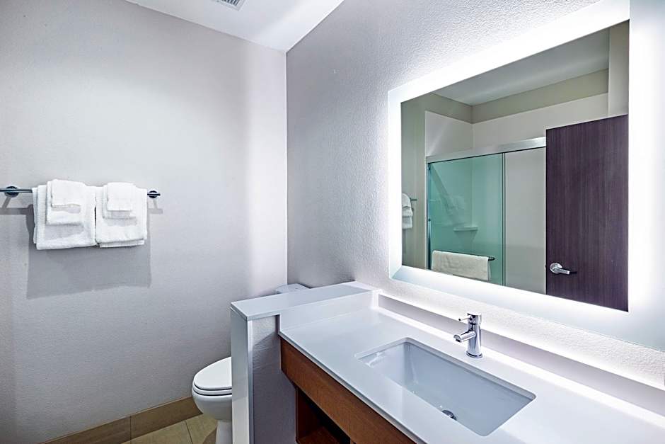 Holiday Inn Express And Suites Denton - Sanger By IHG