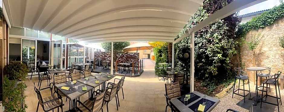 Logis Hôtel Le Lion d'Or