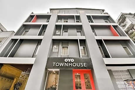 Super Townhouse Menka
