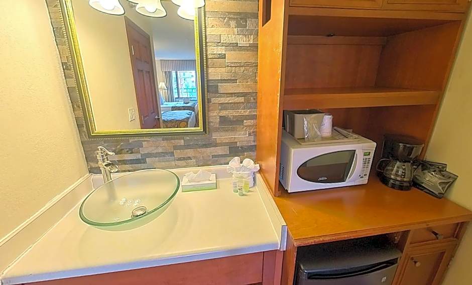 Arbors at Island Landing Hotel & Suites
