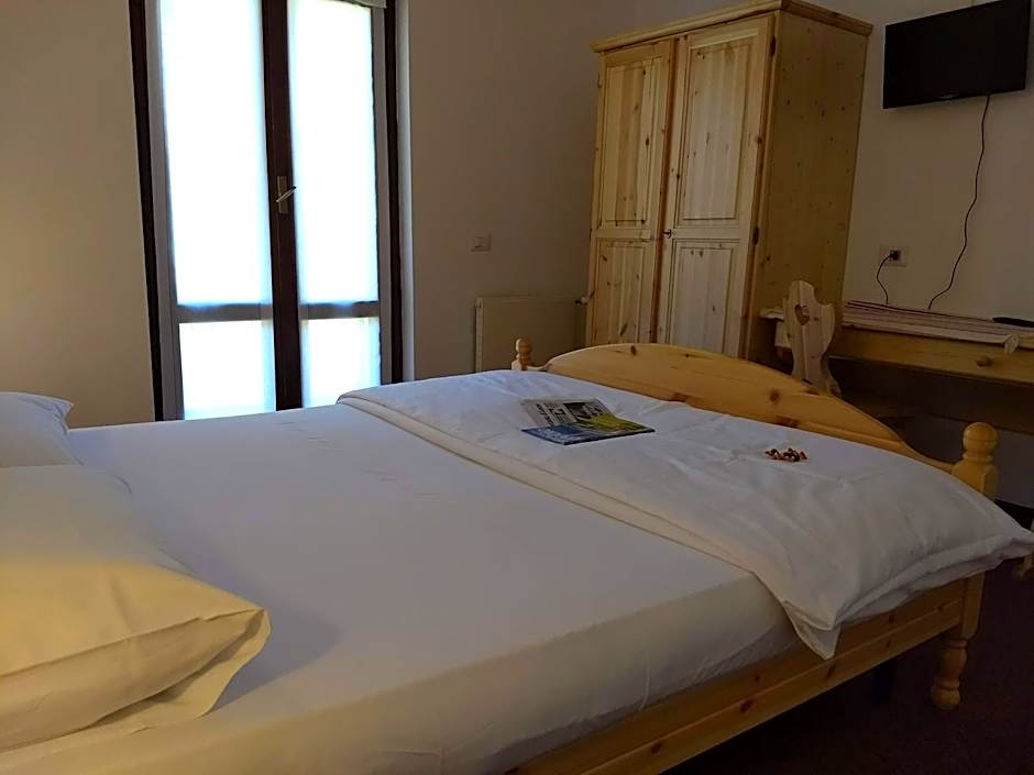 Hotel Ristorante Sassi Rossi